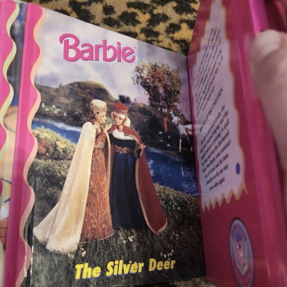 30 Vintage Barbie Books - Picture 8 of 10
